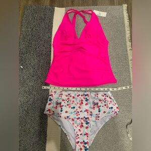 Hot pink swim‎ suit 👙